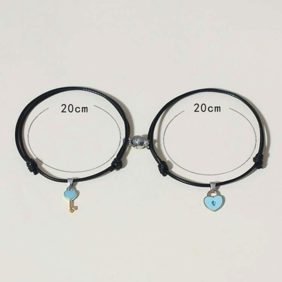 2 pcs Heart Key Charm Bracelet Set Adjustable Glow In the dark Luminous - Picture 5 of 8